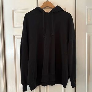 H&M black sweatshirt